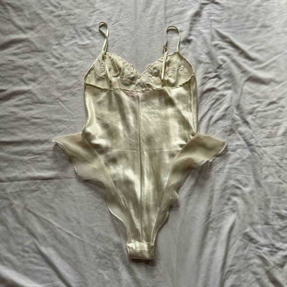 Vintage Victoria's Secret Ivory Beaded Embroidered Appliqué Satin Teddy Romper - Picture 2 of 5